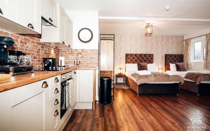 OYO Ricky Road Guest House - Premium