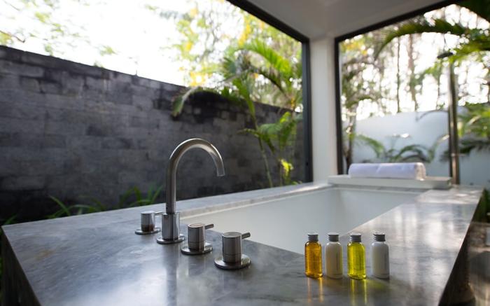 Beachfront 5BR Villa 1000m2 Sanctuary Ho Tram