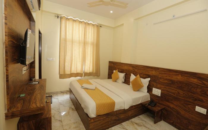 Hotel Raas Palace