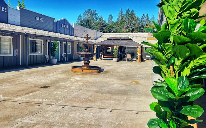 The Old West Inn