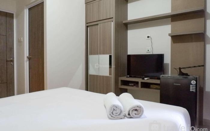 Stylish Studio Taman Melati Surabaya By Travelio