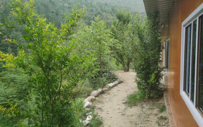 River and mountain view cottages , free parking...