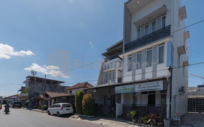 Wisma Brata 2 Mitra RedDoorz