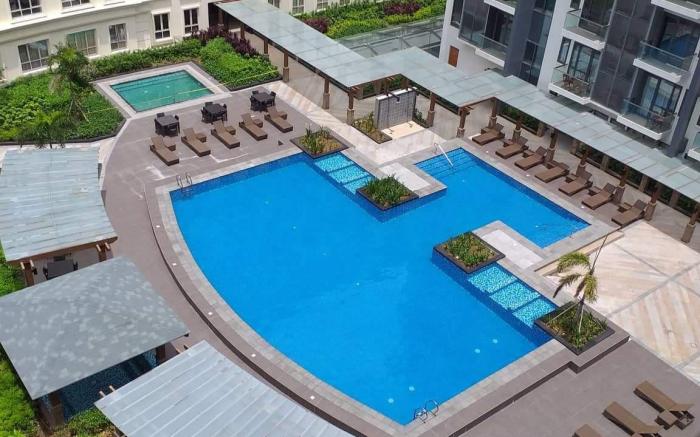 Eighty One (81) Newport Boulevard Condominium