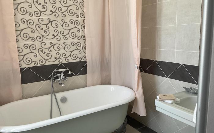 Chateau Tout Y Fault