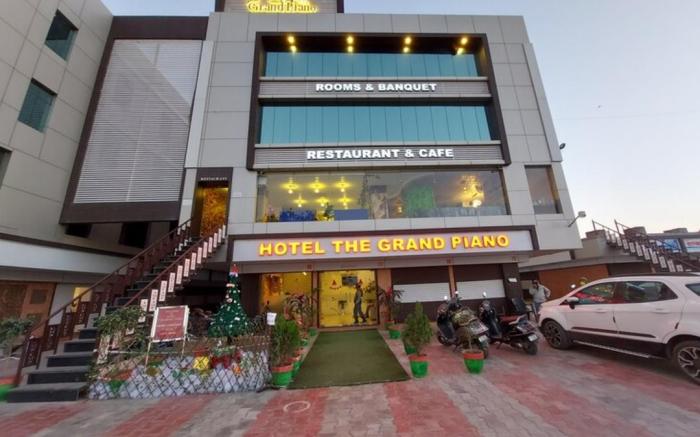 Hotel The Grand Piano - Best Business Hotel in Patan