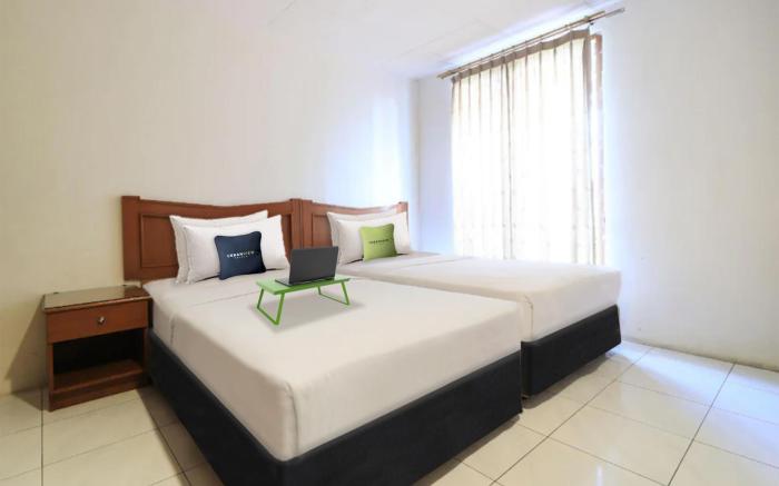 Urbanview Hotel Mroom PH Kemang