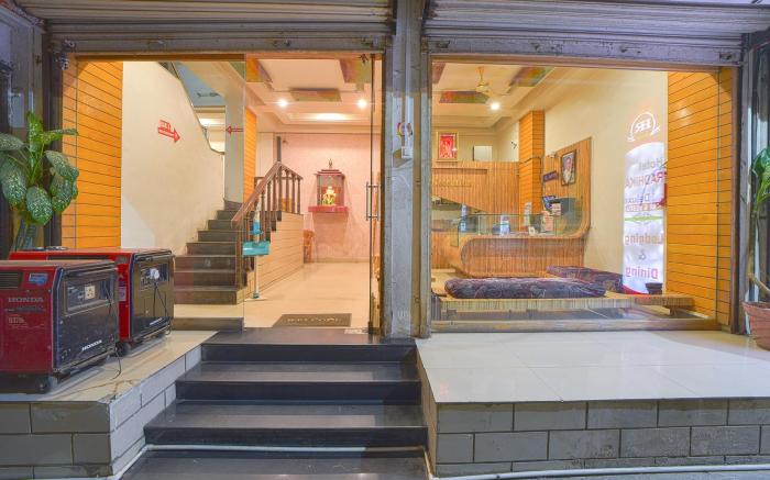 Hotel Radhika Deluxe, Kolhapur 