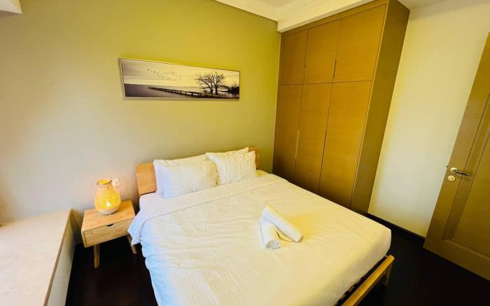 Sea View 1BR unit at R&F Princess by ANJU