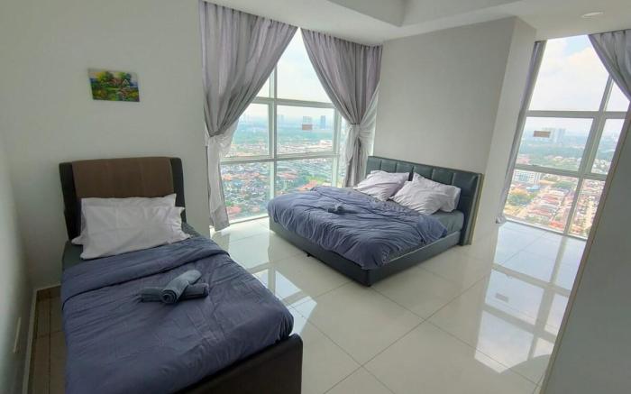 KSL City Mall 4 bedroom (Private Lift)Level36 view