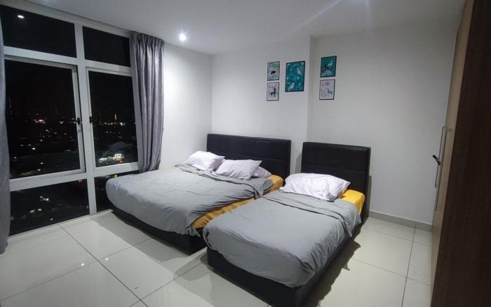 KSL City 2BedRoom King+Queen+2single @R9 HomeStay