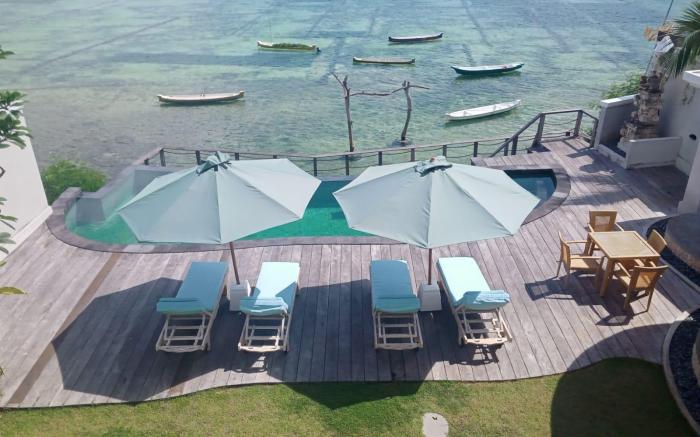 Ceningan Beachside Villas