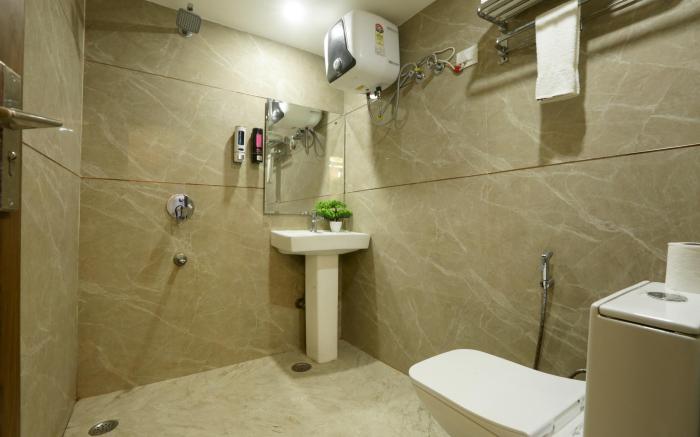 Hotel Luxury Stay Near Delhi Airport