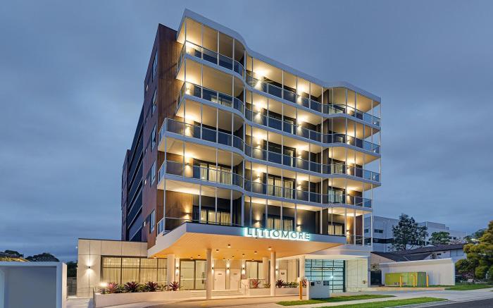 Littomore Suites Kingswood