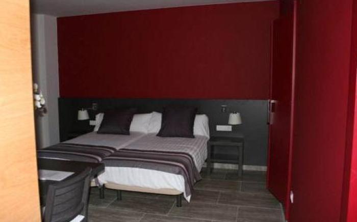 Restaurante y Alojamiento Can Mach