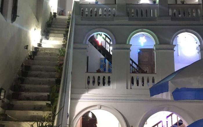 Old Courtyard Hotel