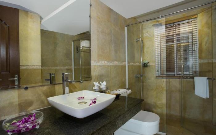 Classic street hotel hanoi
