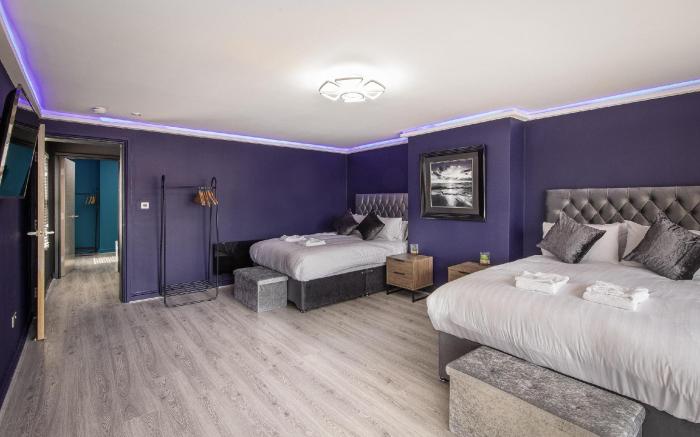 Town View Apartment by Sasco