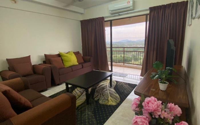 Condo A Famosa with Pool and Golf Course View