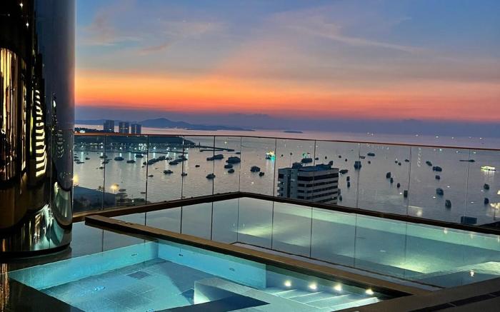 Luxury Condo perfect for Romantic Weekend Gateway