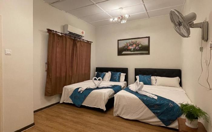 Baba & Charlie Home Stay (For 11 Pax)