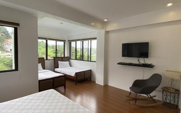 Frontera Tagaytay Super Villa