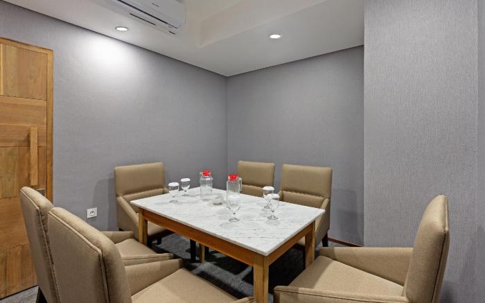 Hotel Neo Gading Solo