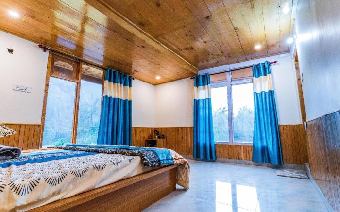 MOKSHA WOODHOUSE