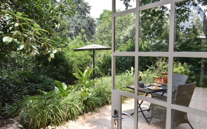 Charming Yellowwood cottage for 2 people in spacious garden
