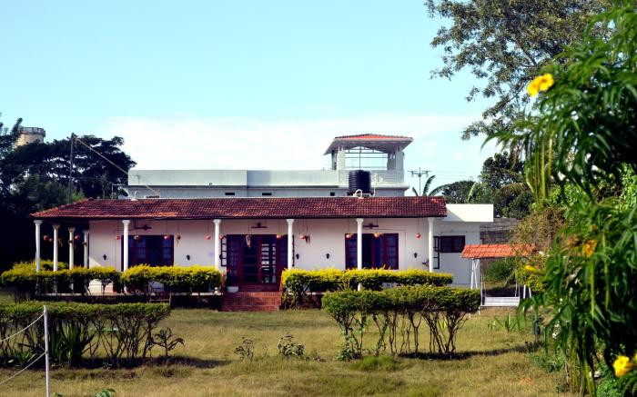 Safariland &  Guest house