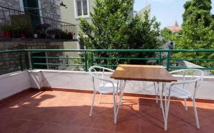 SUBTUB Hostel Makarska