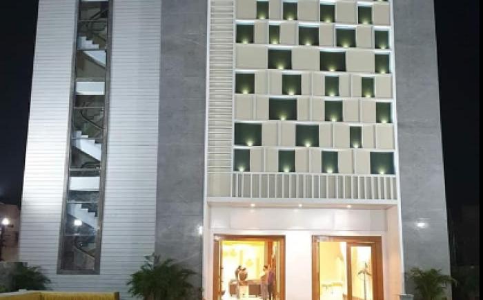 HOTEL SKYLARK