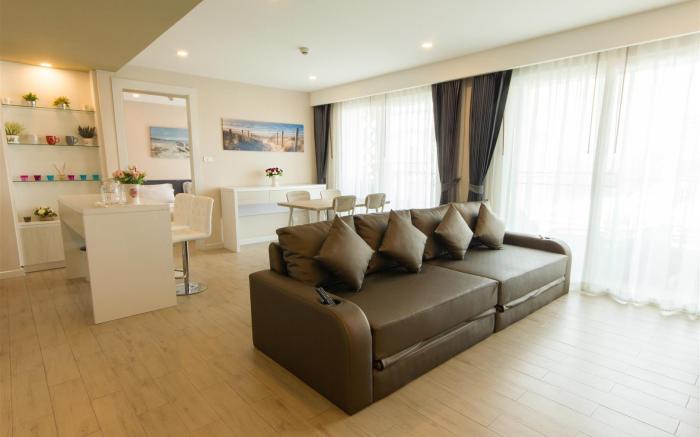 Seven Seas Resort Pattaya & Sofa bed.