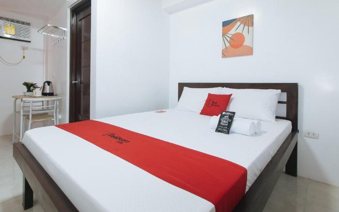 RedDoorz near UST Sampaloc Manila