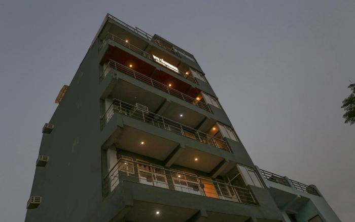 Townhouse Zodiac Near Botanic Garden of Indian Republic