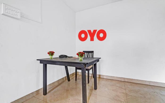 Hotel O J2 Service Apartment