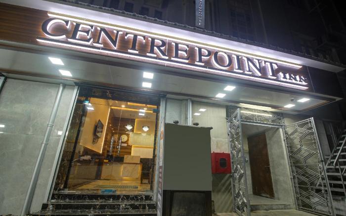 Super Townhouse Centre Point Inn Near Esplanade Metro Station