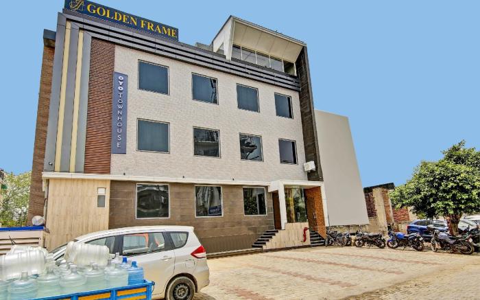 Townhouse Golden Frame near sec 62 noida