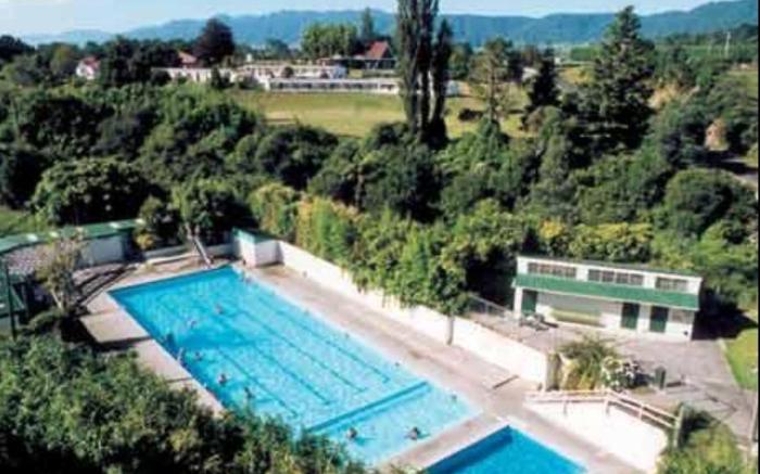 Opal Hot Springs & Holiday Park