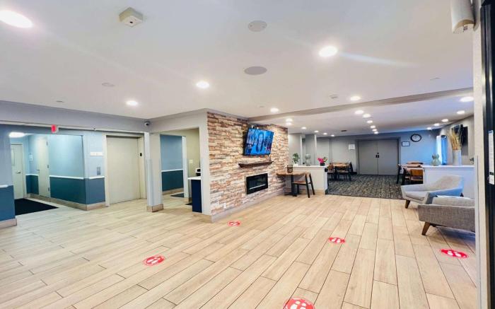 AmericInn by Wyndham Glendale/Milwaukee