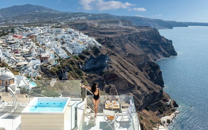 Mythical Blue Luxury Suites