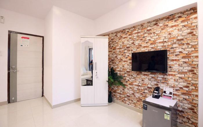 Kandivali 2BHK Apartment |Close to Mahindra Office