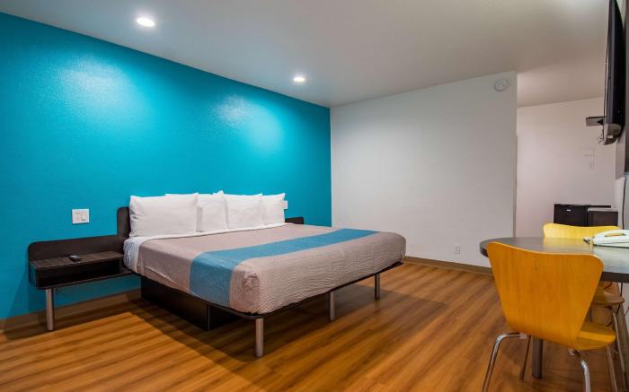 Motel 6 San Bernardino, CA - Downtown