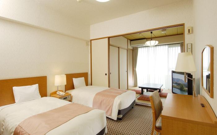 Wisterian Life Club Atami