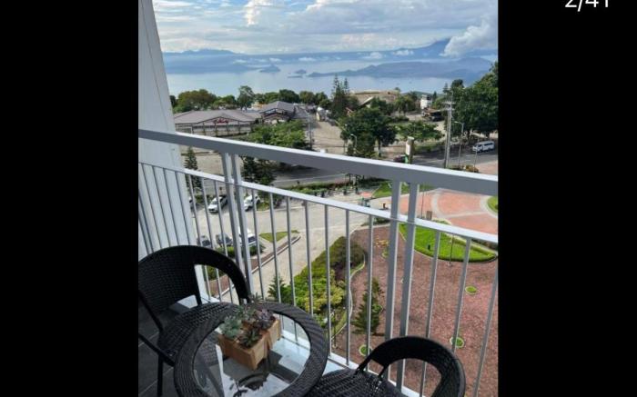 Sugardoll’s Condo Overlooking the Lake