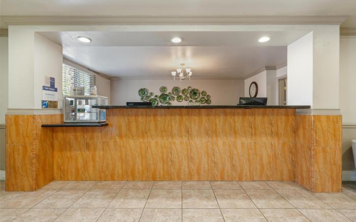 Best Western Plus John Jay Inn & Suites