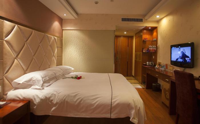 Yiwu Luckbear Hotel
