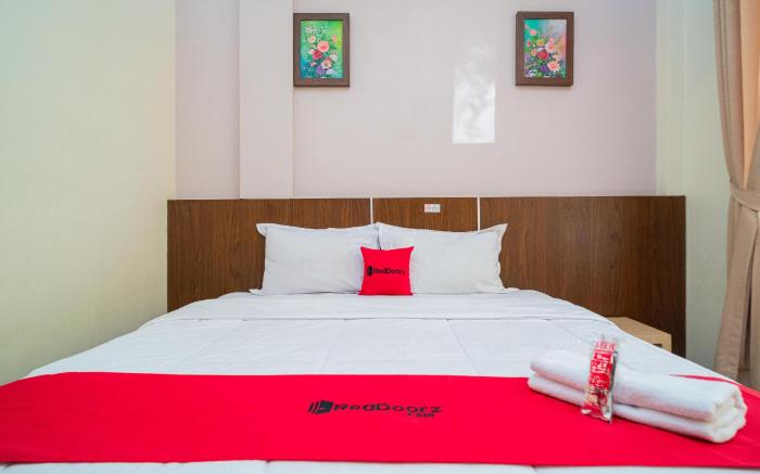 RedDoorz Plus Syariah @ Jalan Dokter Wahidin Bojonegoro