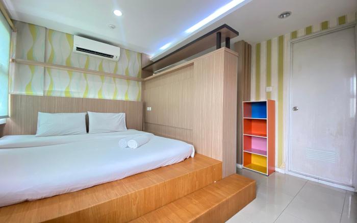 Wide 1BR Parahyangan Residence By Travelio
