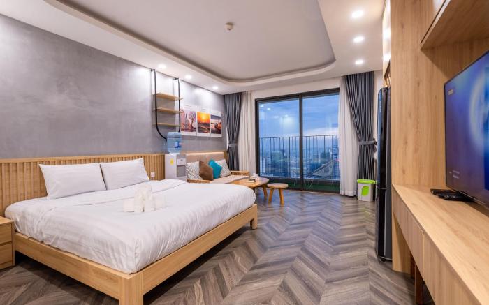 Charming studio Great view  in Cau Giay street
